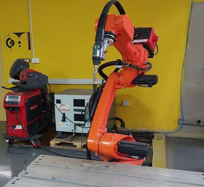 The robotic arm and power source integrated setup for CMT-WAAM